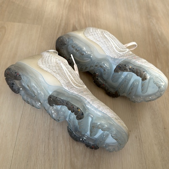 Nike Women's Air VaporMax FK Next Nature Shoes - Picture 3 of 5